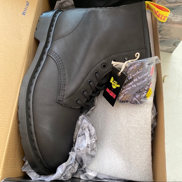 🔥DR MARTENS 1460 SEX PISTOLS NO FUTURE NWT - Picture 7 of 10